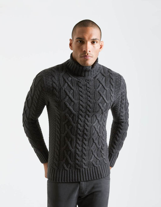 Turtle neck sweater