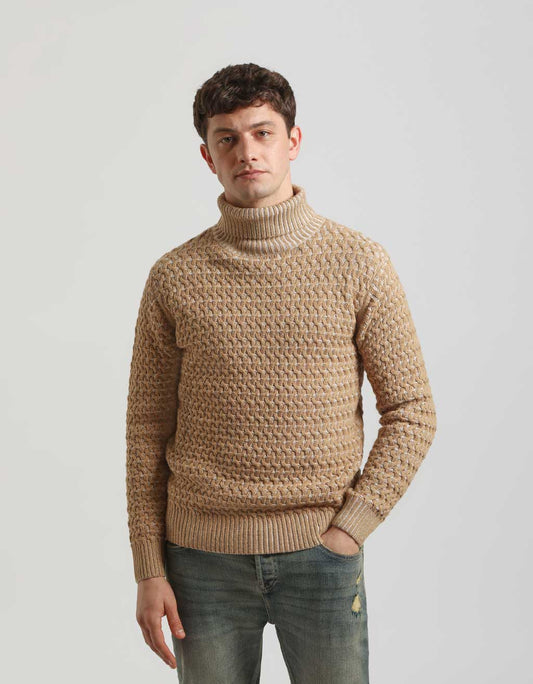 Maglia collo alto con treccia