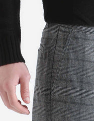 Pantaloni chino con fantasia a quadri