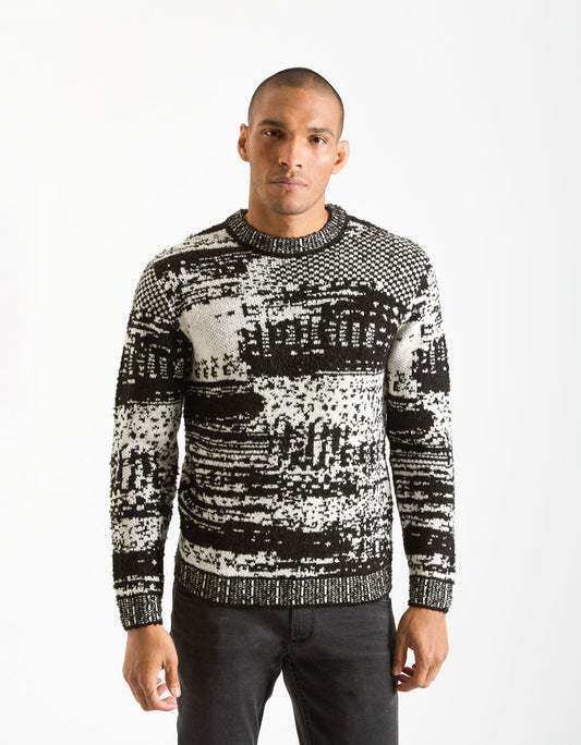 Patterned crew neck sweater