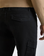 Pantaloni cargo con elastico alle caviglie