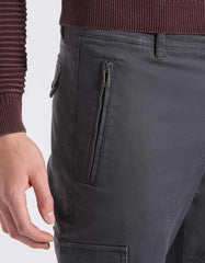 Pantaloni cargo