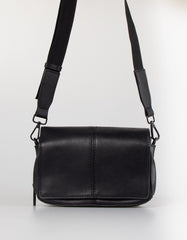 Duffel bag with shoulder strap