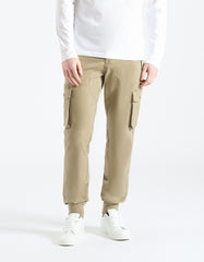 Pantaloni cargo con elastico alle caviglie
