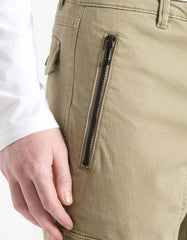 Pantaloni cargo con elastico alle caviglie