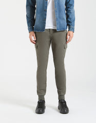 Pantaloni cargo con elastico alle caviglie