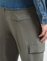 Pantaloni cargo con elastico alle caviglie