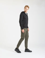 Pantaloni cargo con elastico alle caviglie