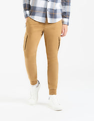 Pantaloni cargo con elastico alle caviglie