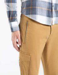 Pantaloni cargo con elastico alle caviglie