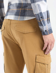 Pantaloni cargo con elastico alle caviglie