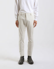 Pantaloni chino in velluto