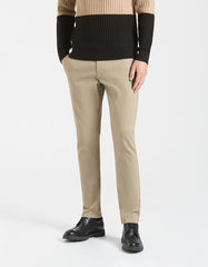 Pantaloni chino in cotone