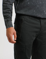 Cargo trousers with elastic at the ankles