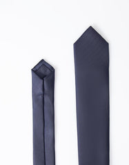 Textured tie