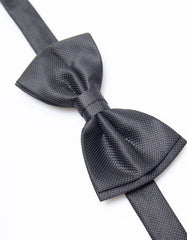 Solid color bow tie