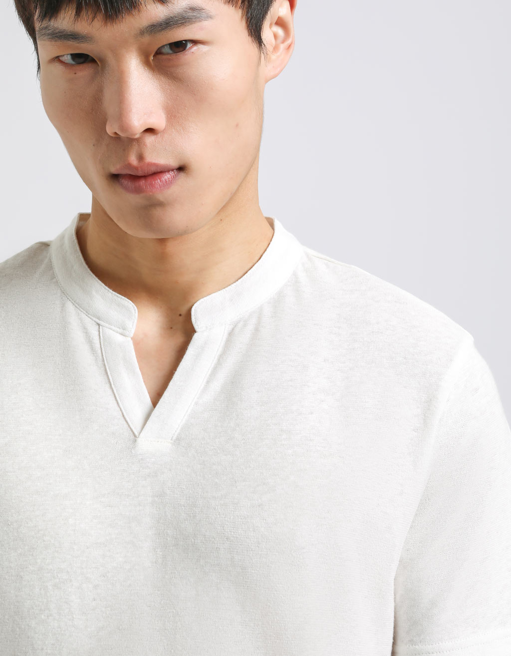 T-shirt con scollo a V|Colore:Off white
