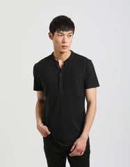 T-shirt collo serafino|Colore:Nero
