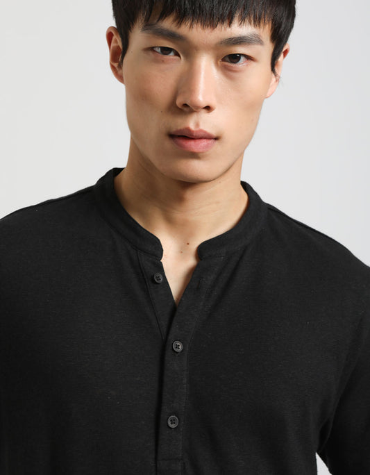 T-shirt collo serafino|Colore:Nero