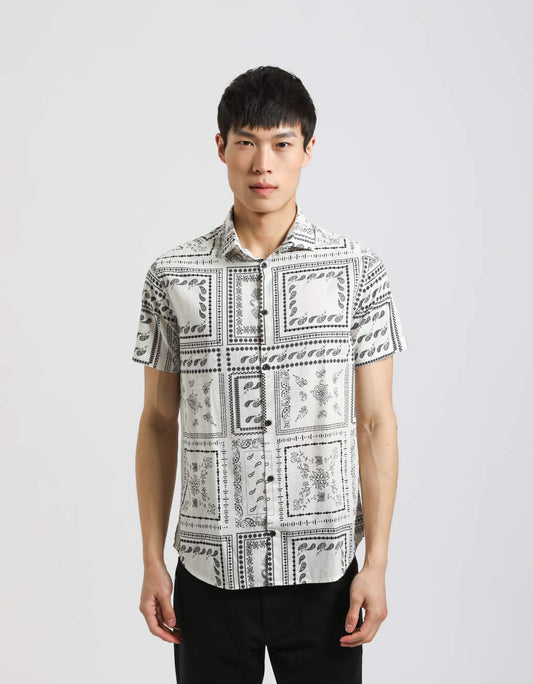 Camicia mezza manica 100% cotone con fantasia