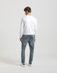 Jeans regular fit con strappi