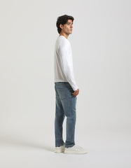 Jeans regular fit con strappi