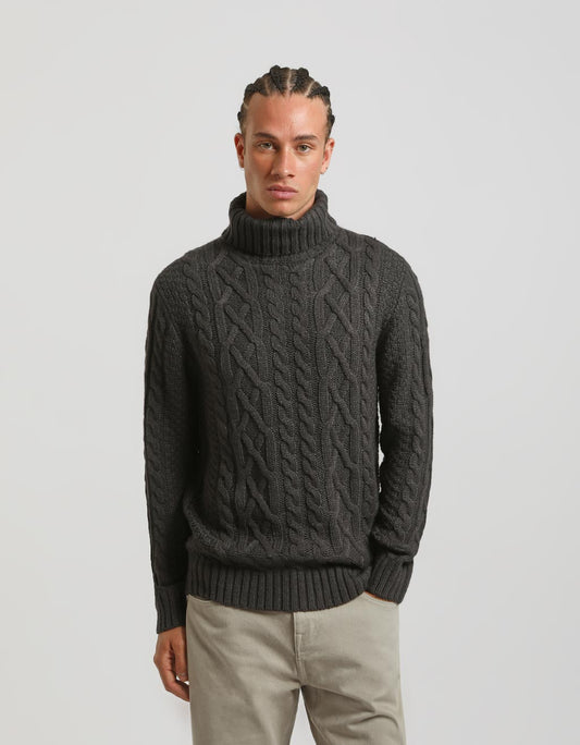 Turtle neck sweater