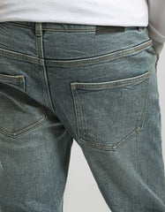 Regular fit jeans with rips