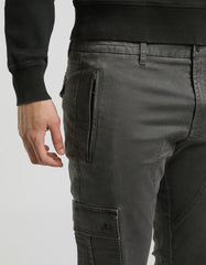 Pantaloni cargo
