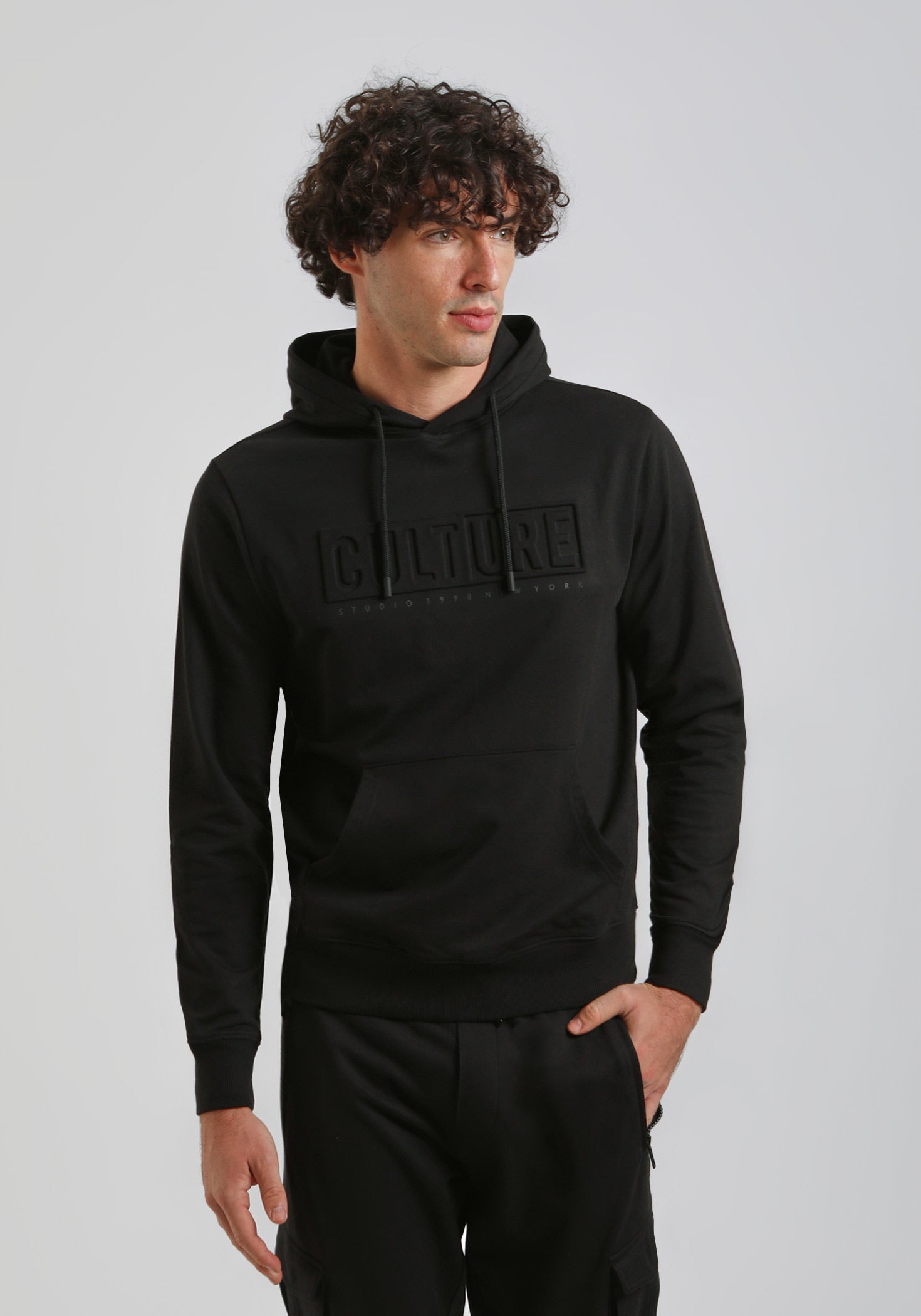 Felpa con cappuccio con stampa a rilievo|Colore:Nero