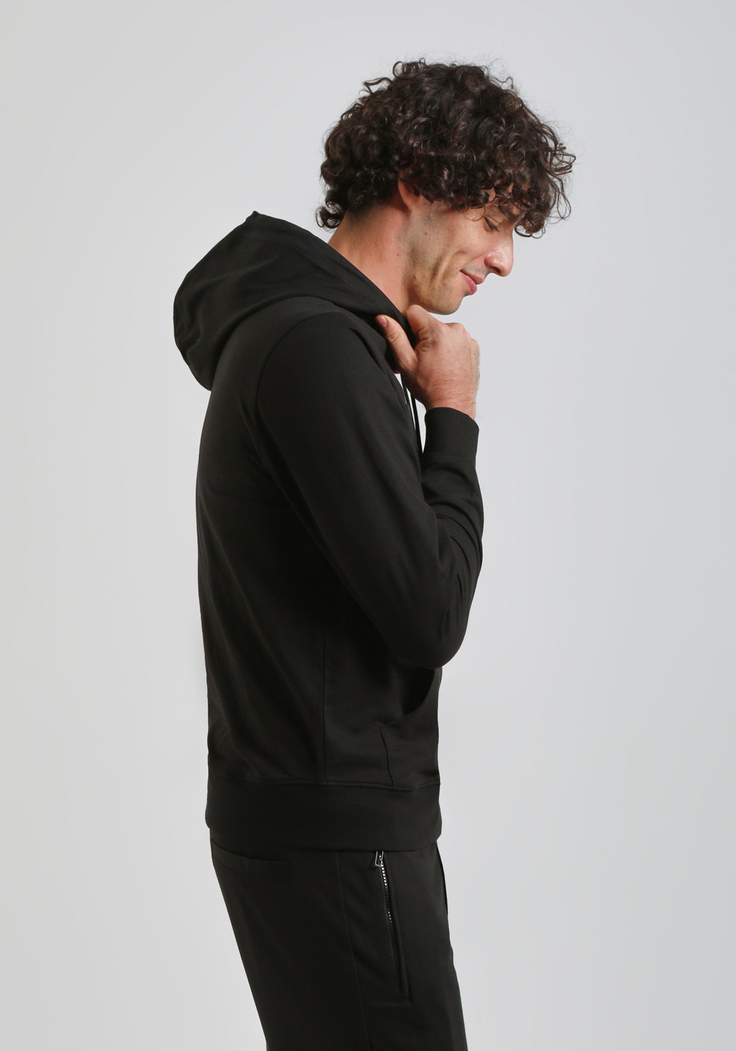 Felpa con cappuccio con stampa a rilievo|Colore:Nero