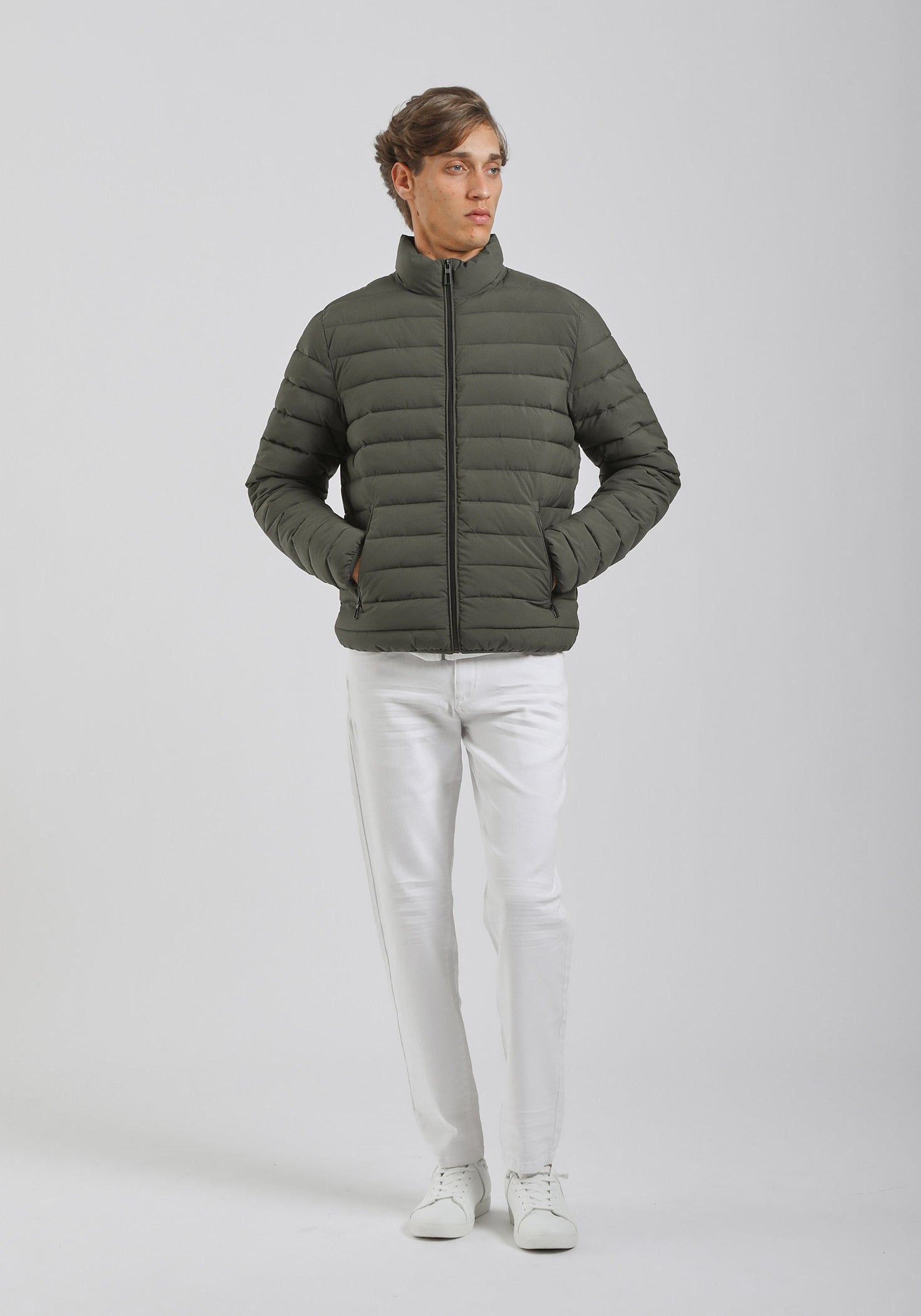 Giubbotto imbottito con collo lupetto|Colore:Militare