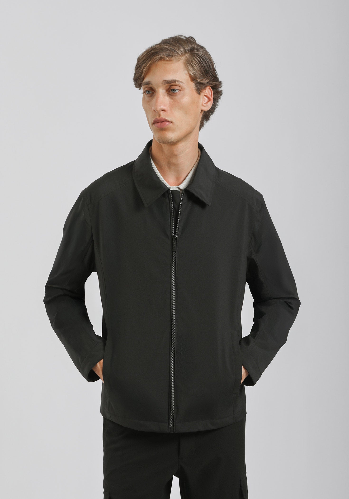 GIUBBOTTO COLLO CAMICIA IN TESSUTO TECNICO|Colore:Nero