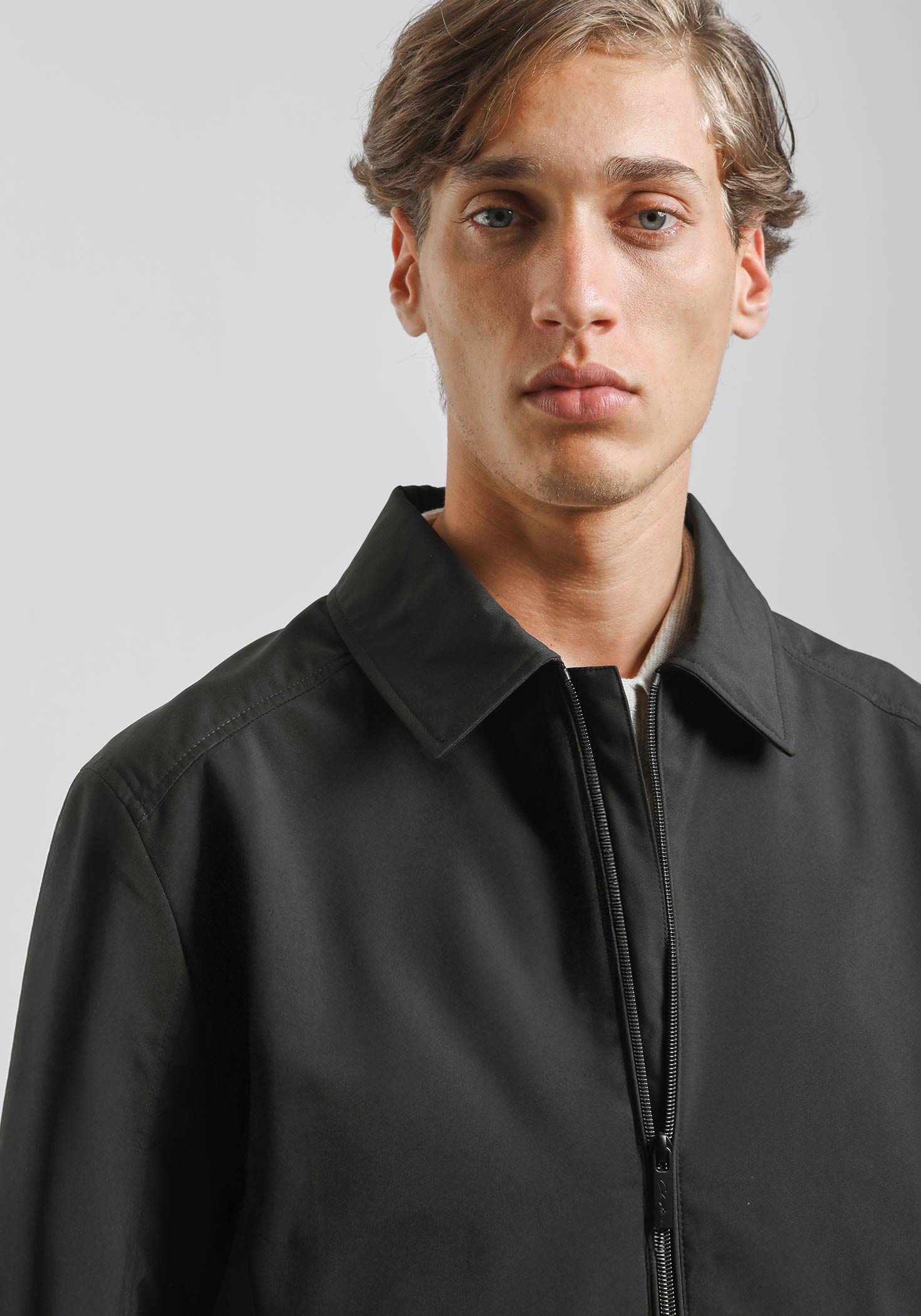 GIUBBOTTO COLLO CAMICIA IN TESSUTO TECNICO|Colore:Nero