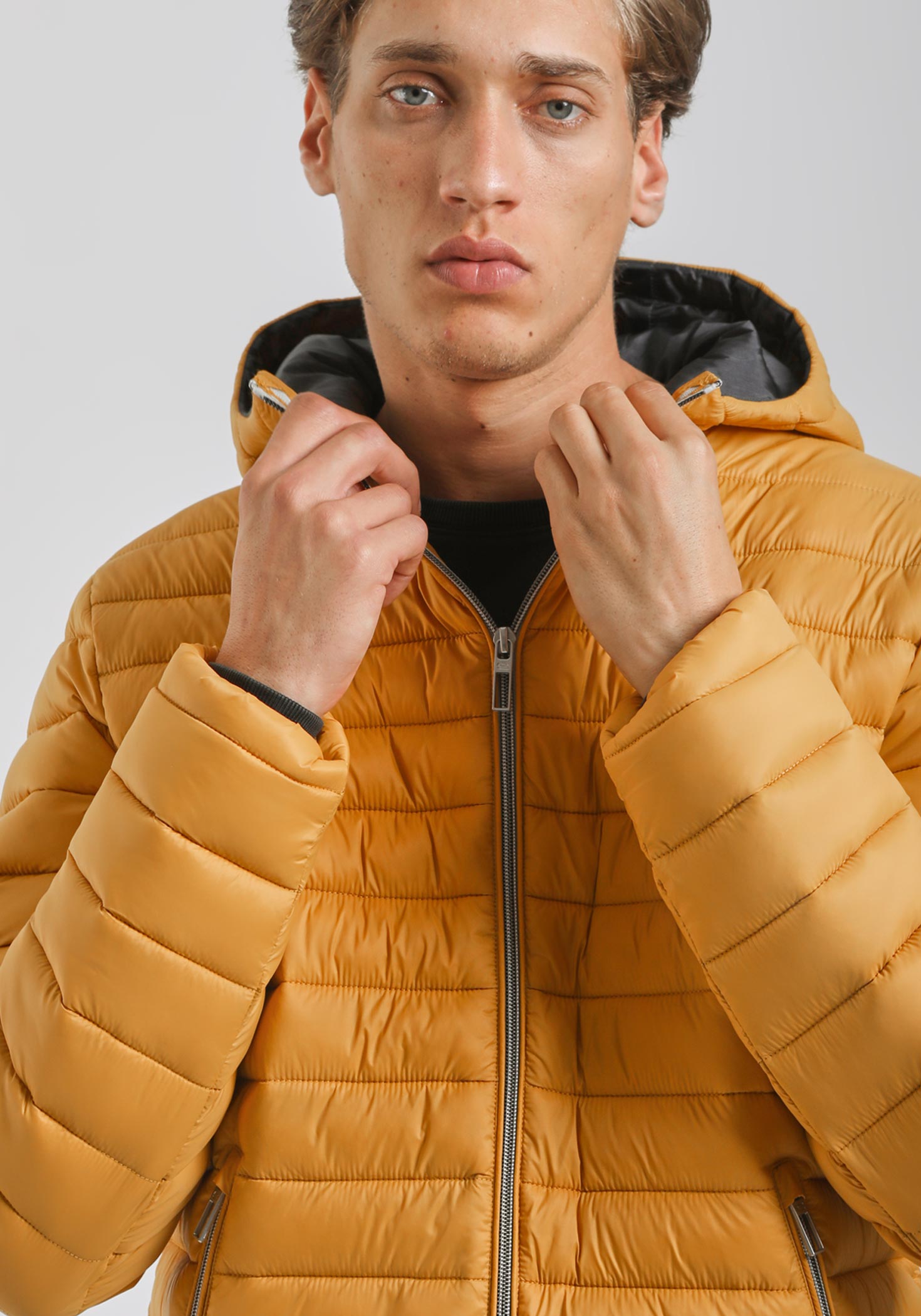 Giubbotto imbottito con cappuccio|Colore:Senape