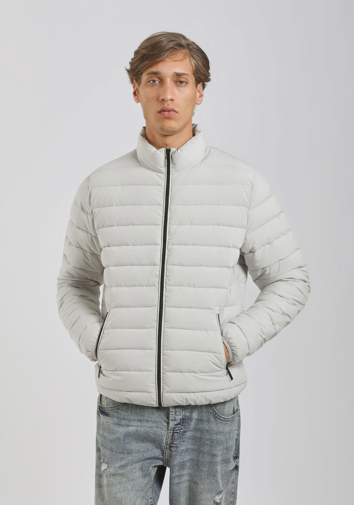 Giubbotto imbottito con collo lupetto|Colore:Off white