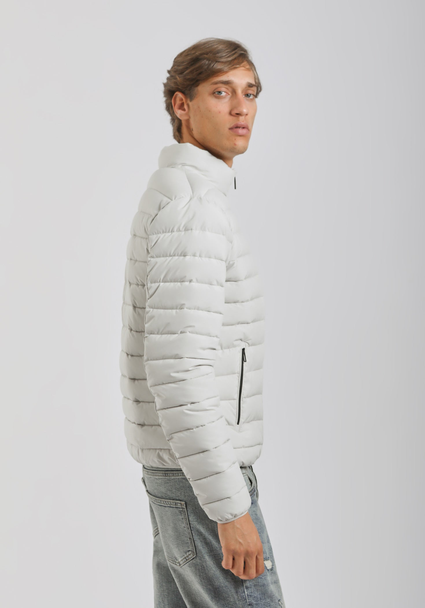 Giubbotto imbottito con collo lupetto|Colore:Off white