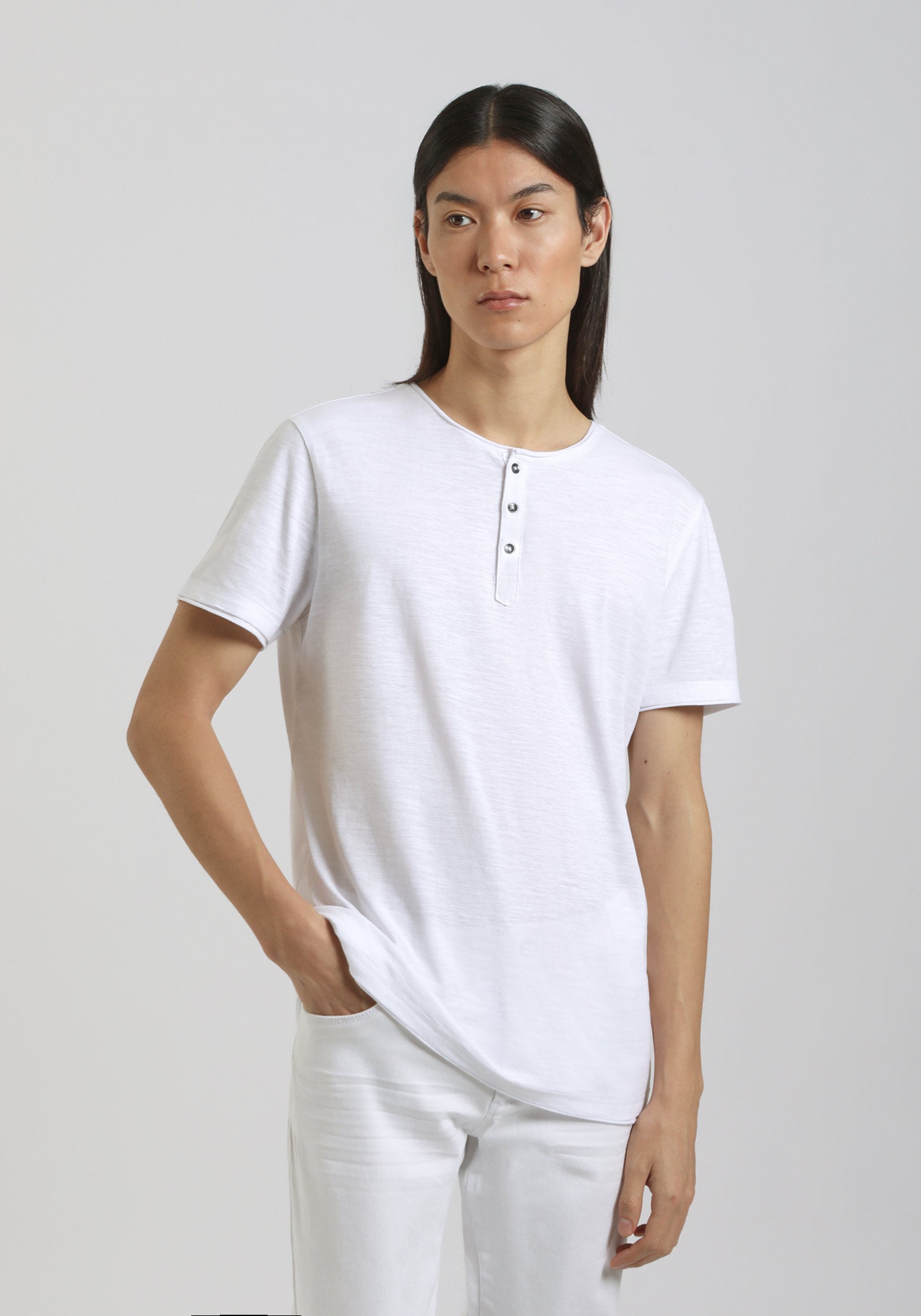 T-shirt collo serafino|Colore:Bianco