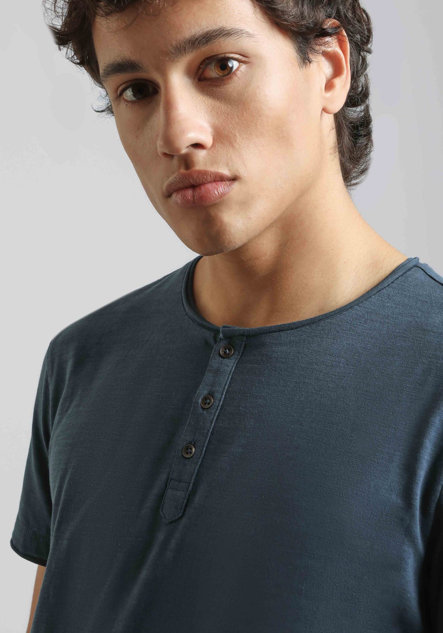 T-shirt collo serafino|Colore:Jeans