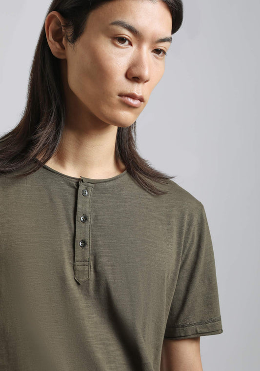 T-shirt collo serafino|Colore:Verde bosco