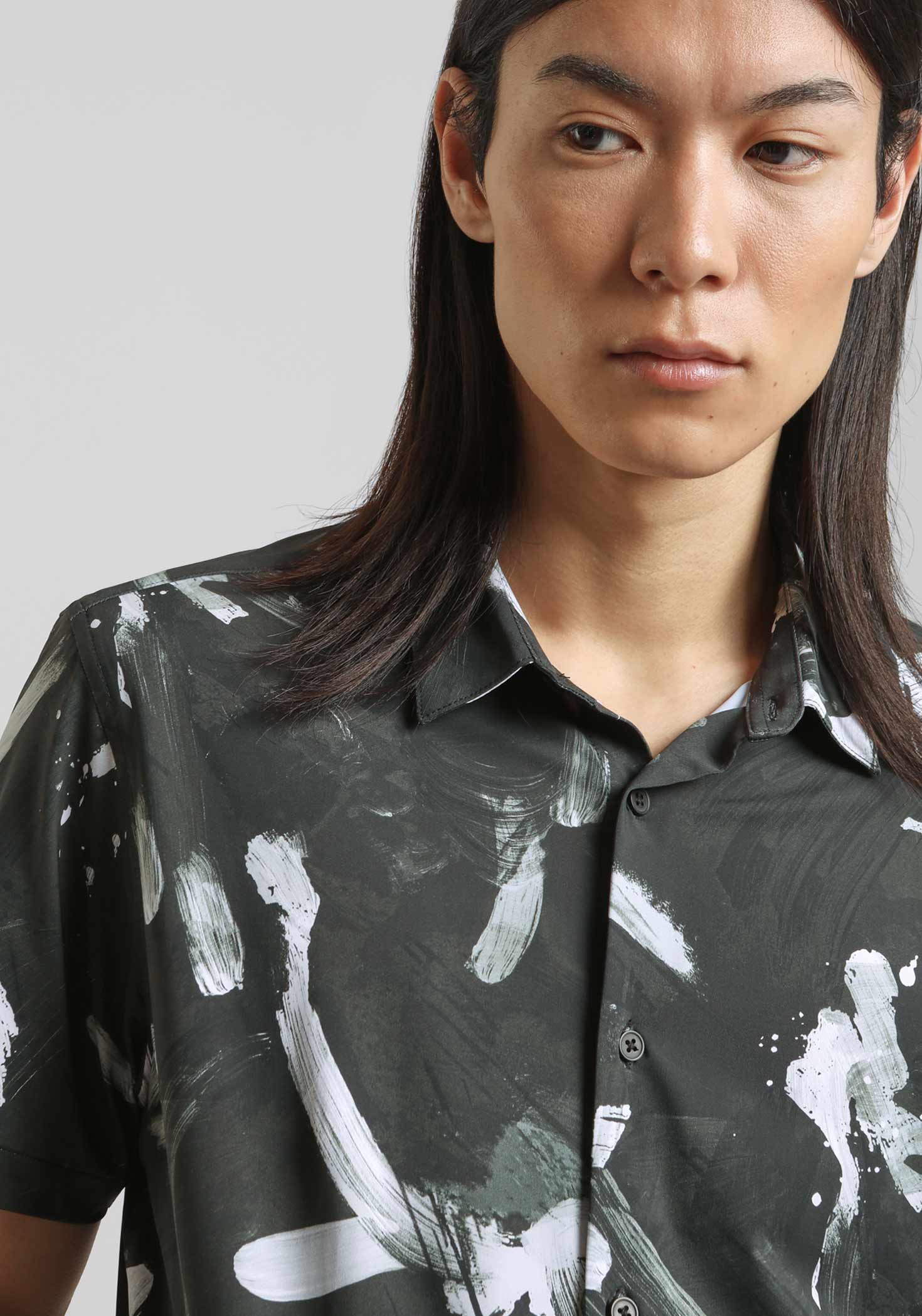 Camicia mezza manica in tessuto elastico con fantasia|Colore:Nero