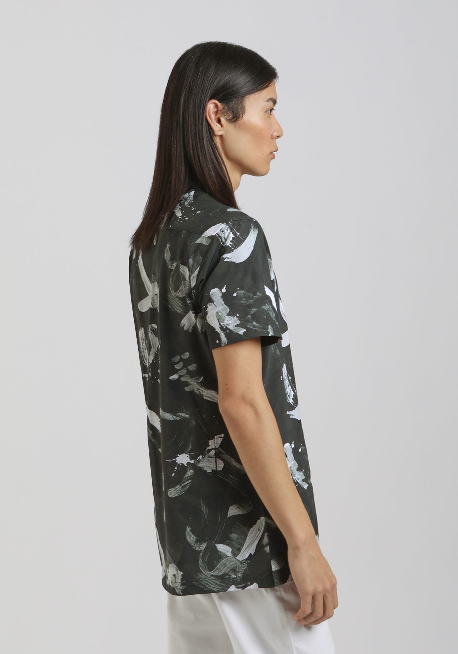Camicia mezza manica in tessuto elastico con fantasia|Colore:Nero