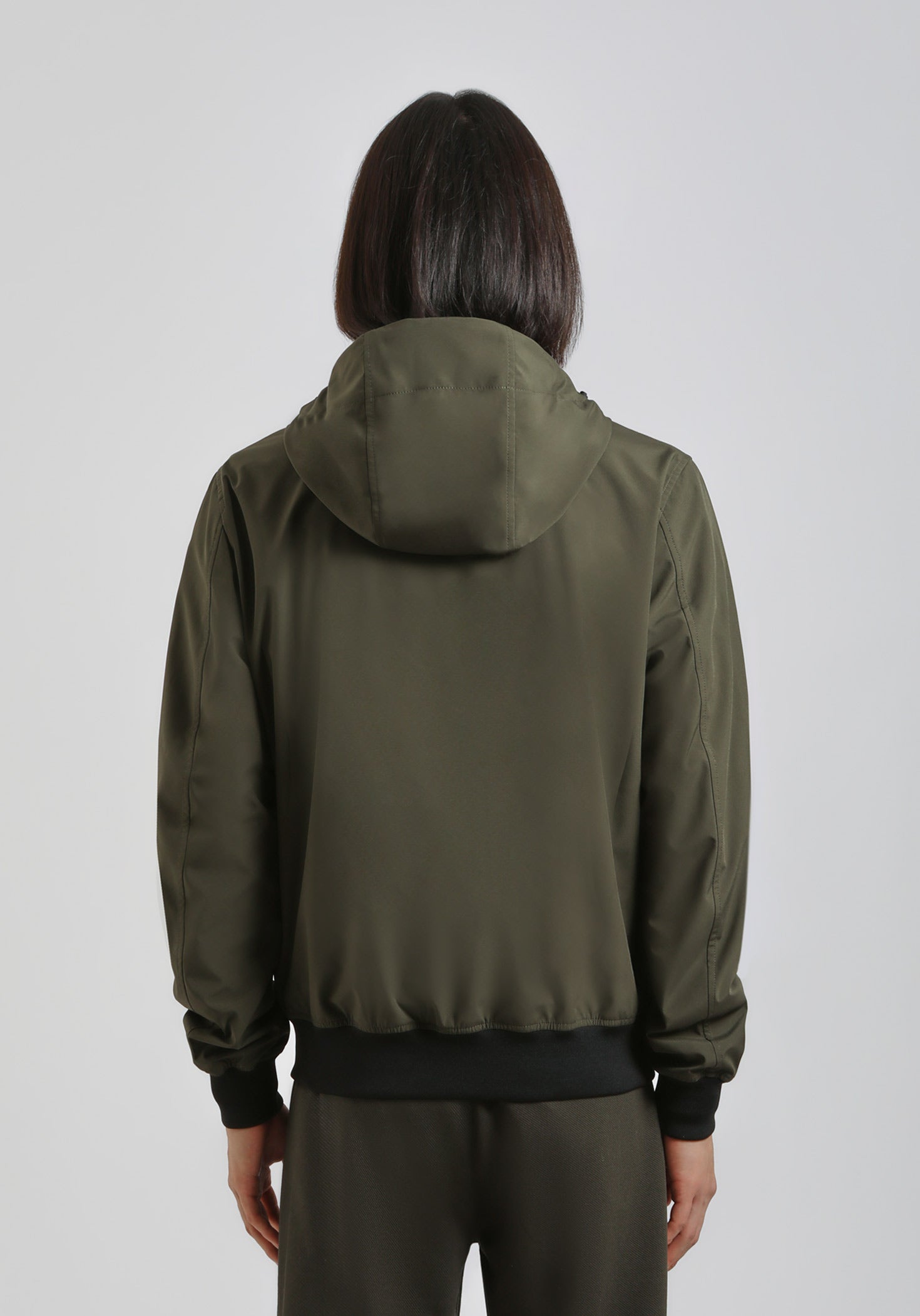 Giubbotto bomber in tessuto tecnico con cappuccio|Colore:Militare