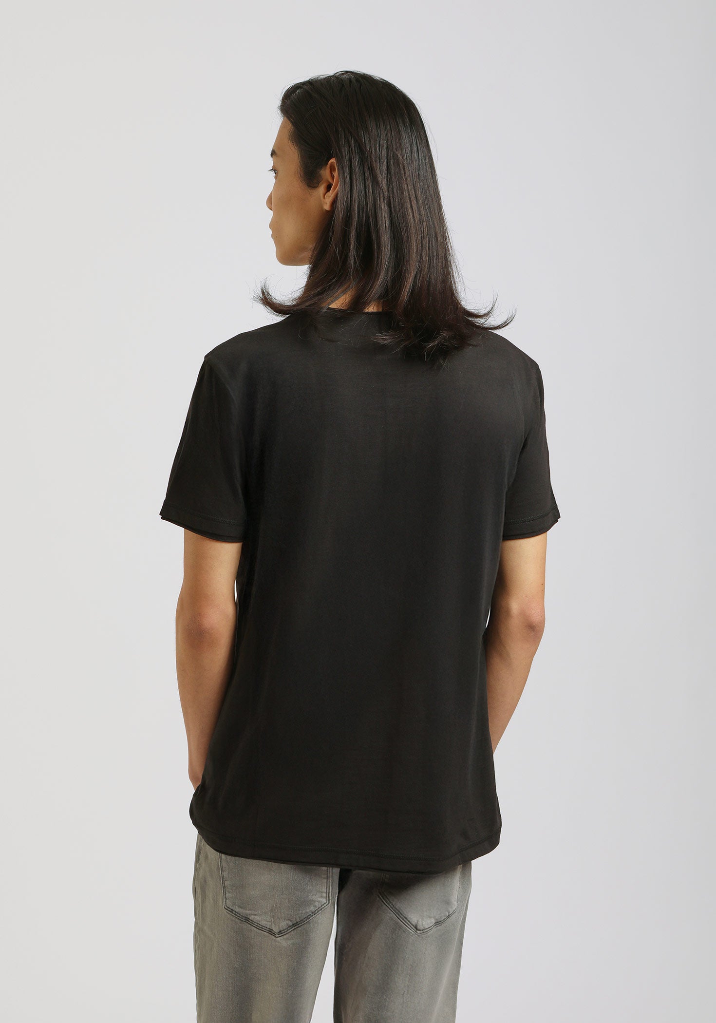 T-shirt collo serafino|Colore:Nero