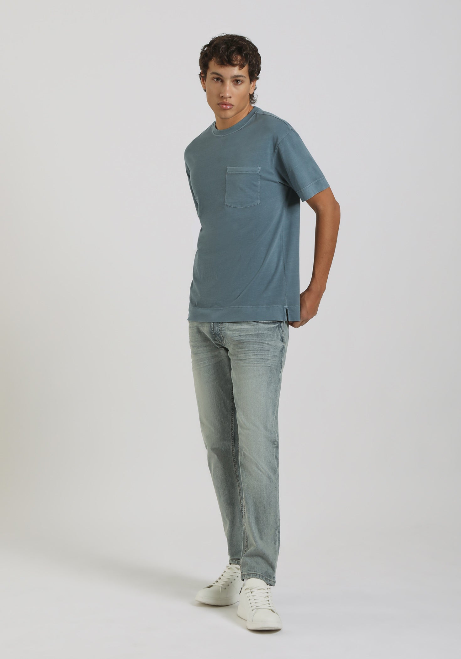 T-shirt effetto lavato con taschino|Colore:Ciano