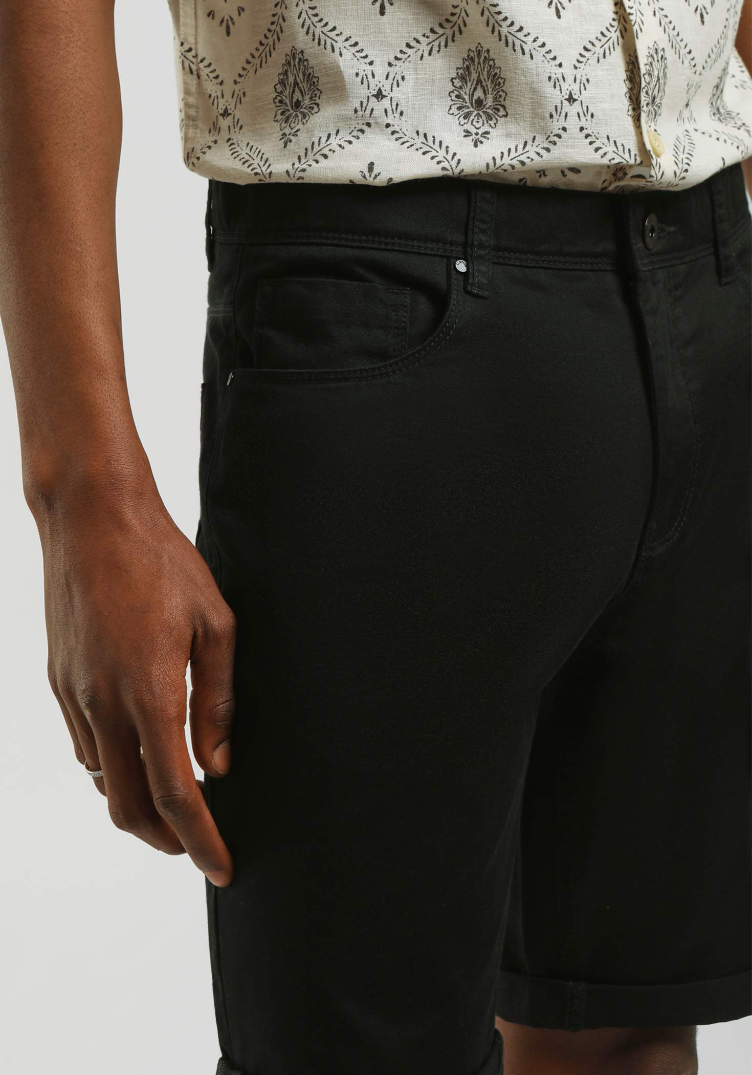 Bermuda cinque tasche in cotone|Colore:Nero