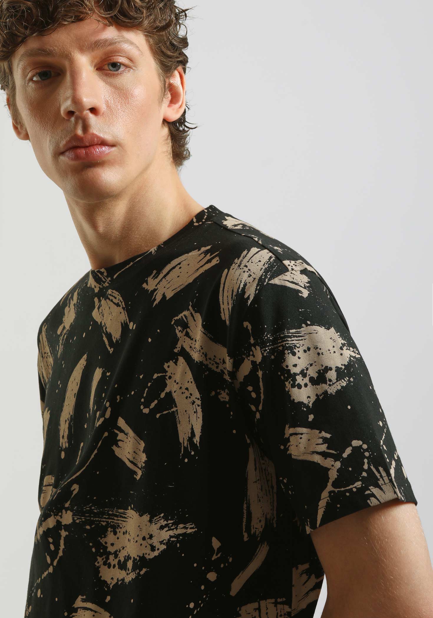 T-shirt fantasia 100% cotone|Colore:Nero