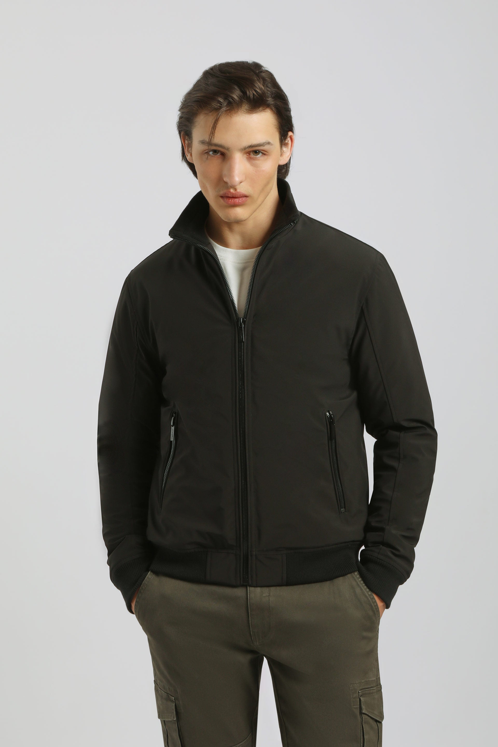Bomber imbottito con collo lupetto|Colore:Nero