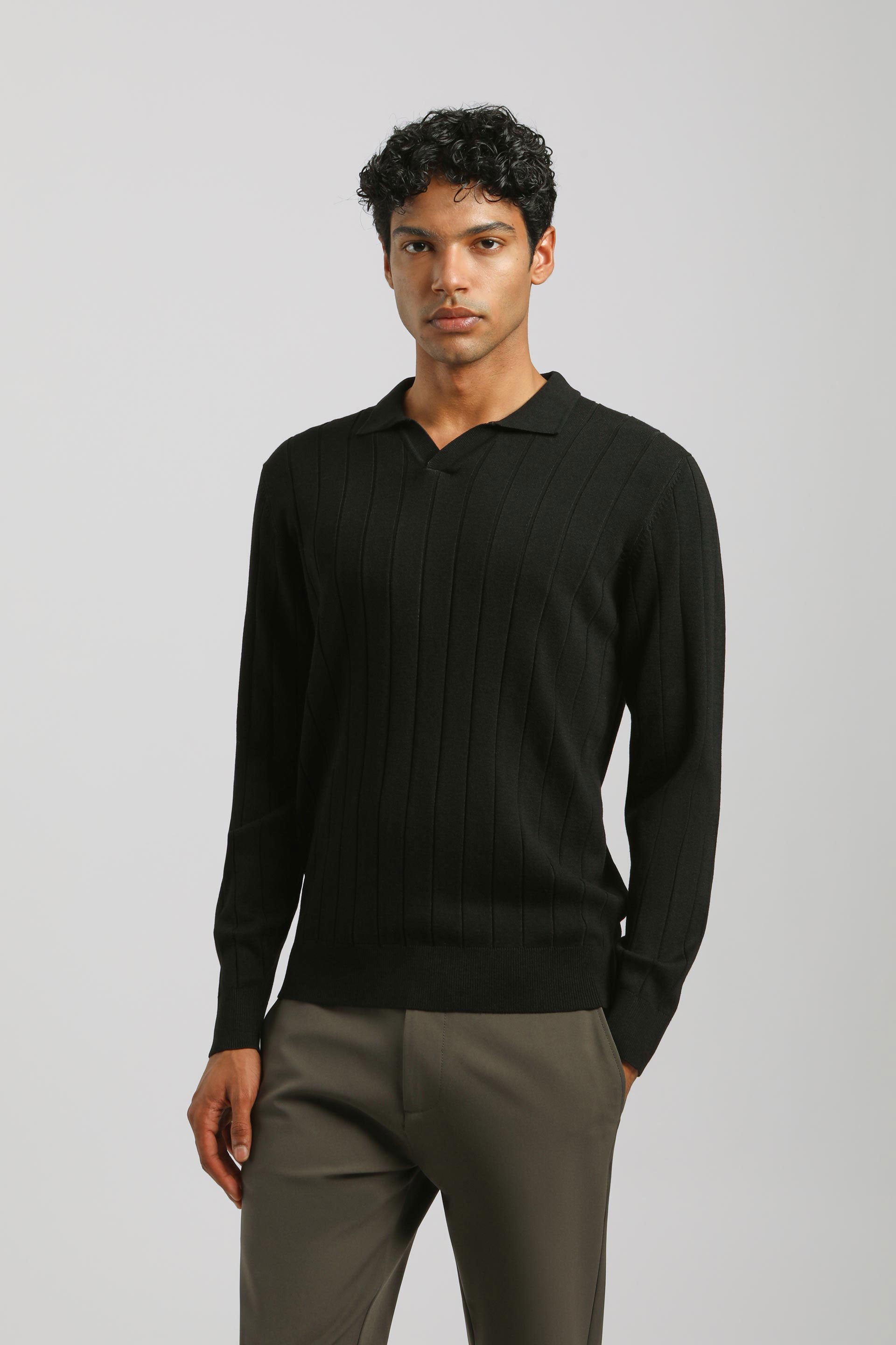 Polo manica lunga a coste|Colore:Nero