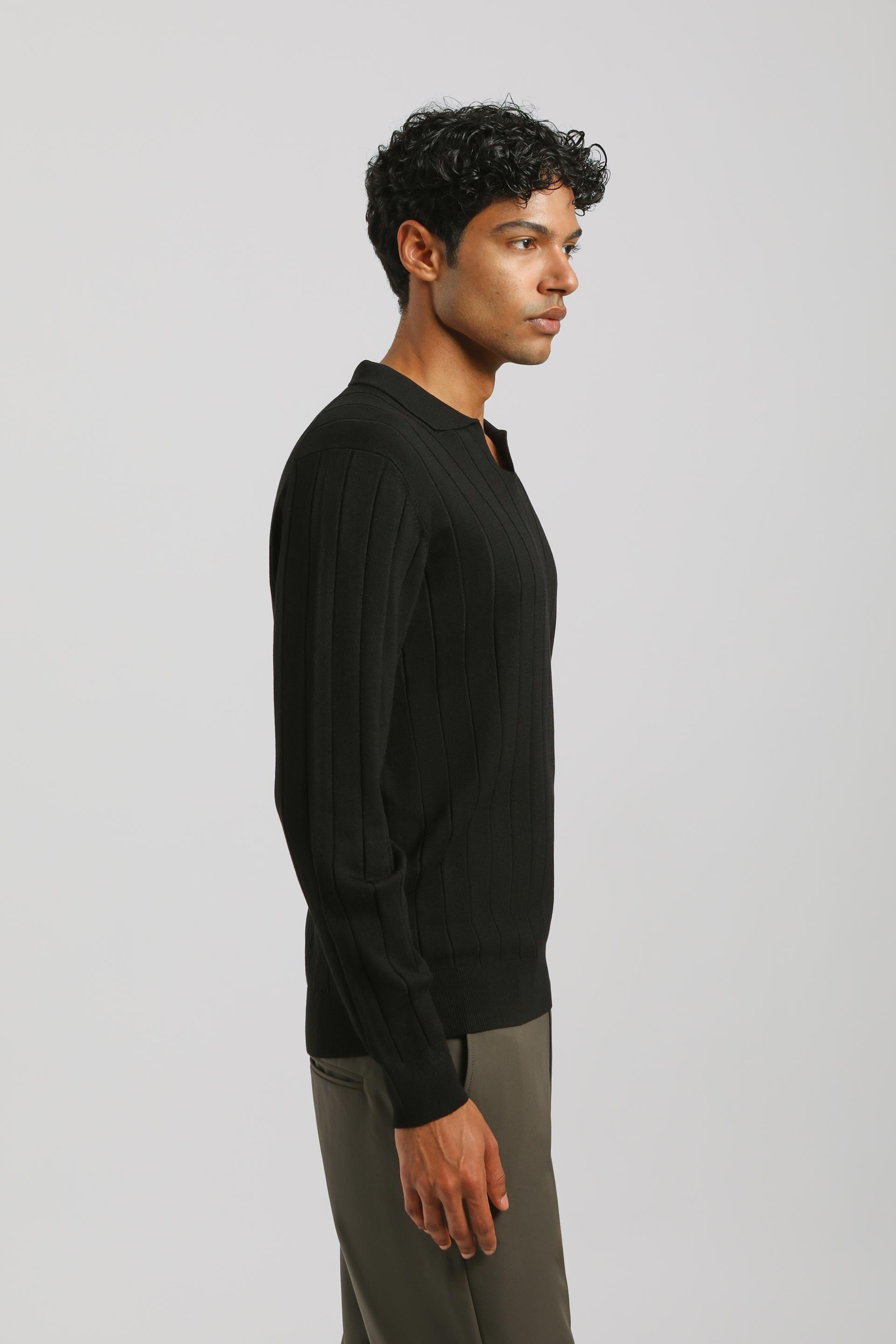 Polo manica lunga a coste|Colore:Nero